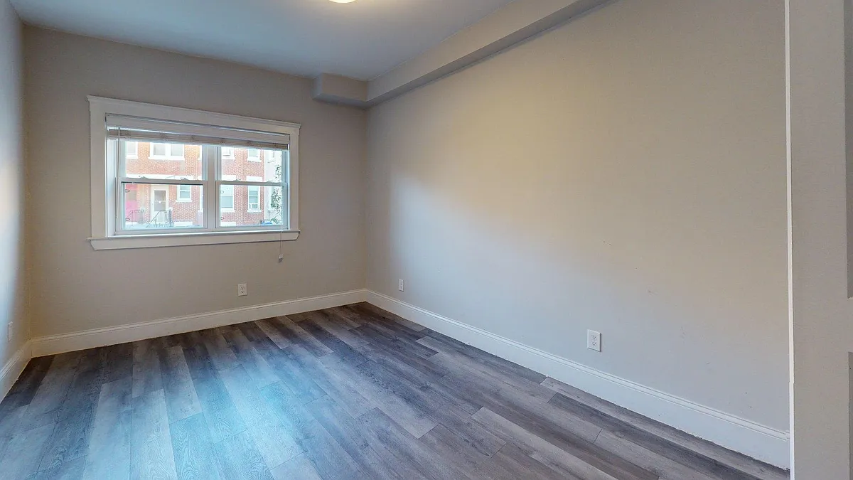 Building Photo - 108 Meridian St #3