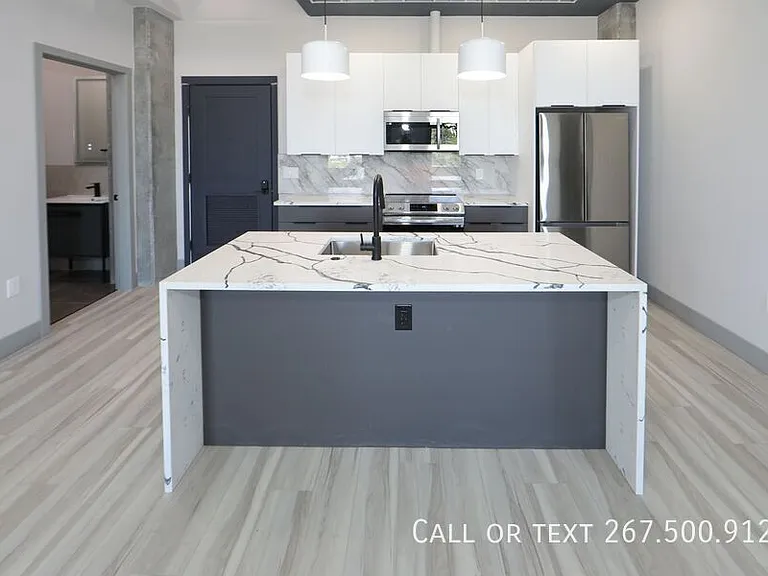 1810 E Venango St #501 — Photo 2