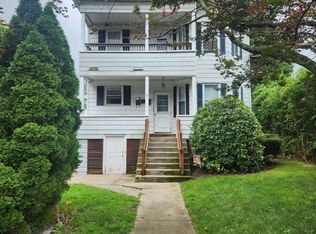 30 Garrison St FLOOR 2, Cranston, RI 02920