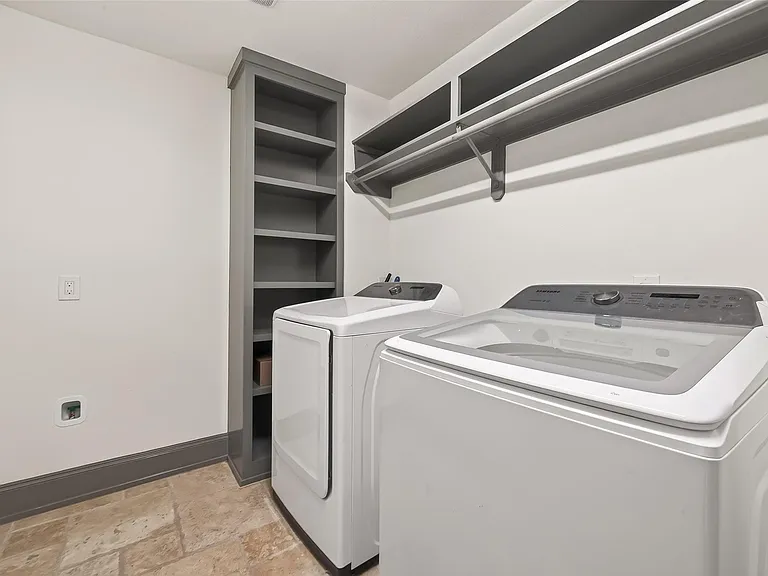 10054 Cedardale Dr — Photo 25