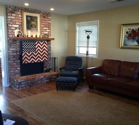 3rd image of 513 Heatherwood Dr