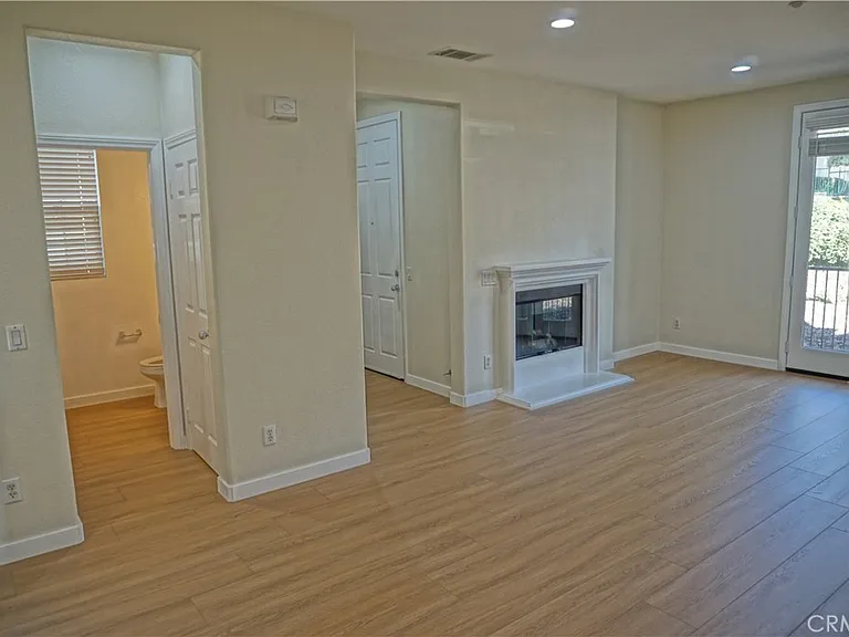 1372 McFadden Dr — Photo 3