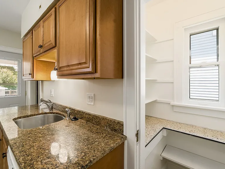 41 W California Ave — Photo 14