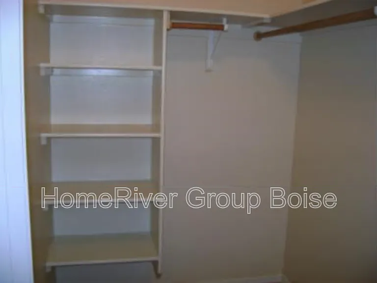3927 N Kilberry Ave — Photo 7