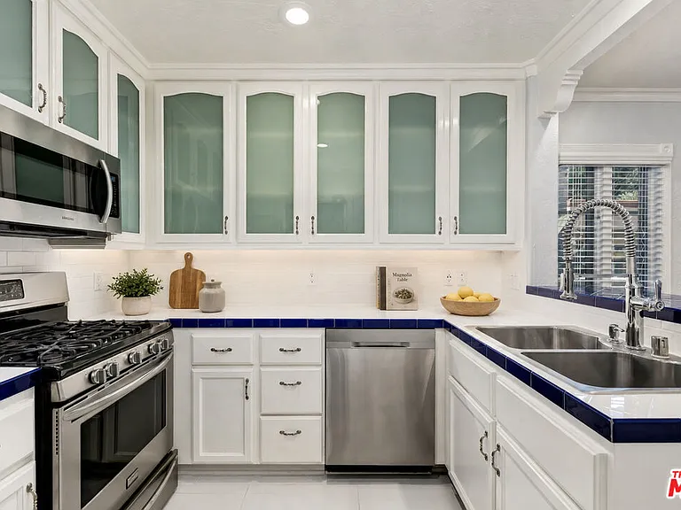 910 N Alfred St #4 — Photo 10