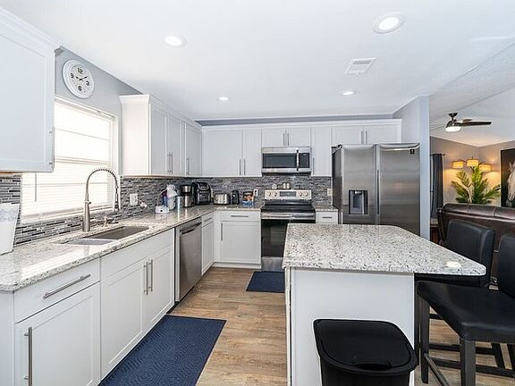 5th image of 4820 Jamaica Ln