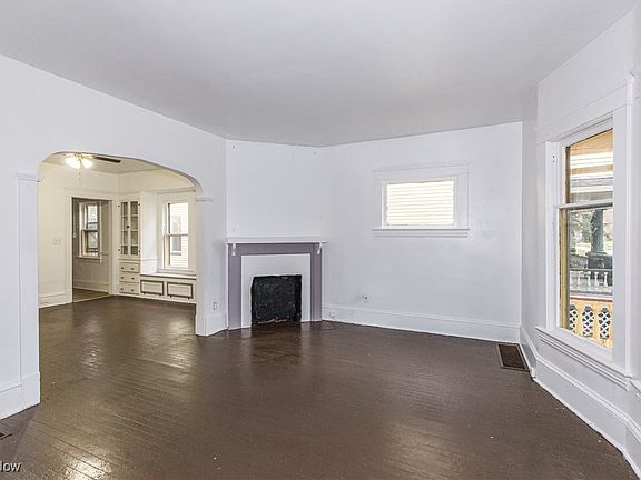 4th image of 10113 Parkgate Ave