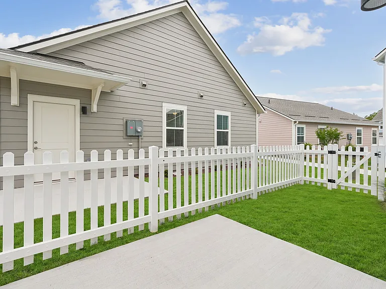 Hamlet Barclay West - Homes & Townhomes for Rent — Photo 37