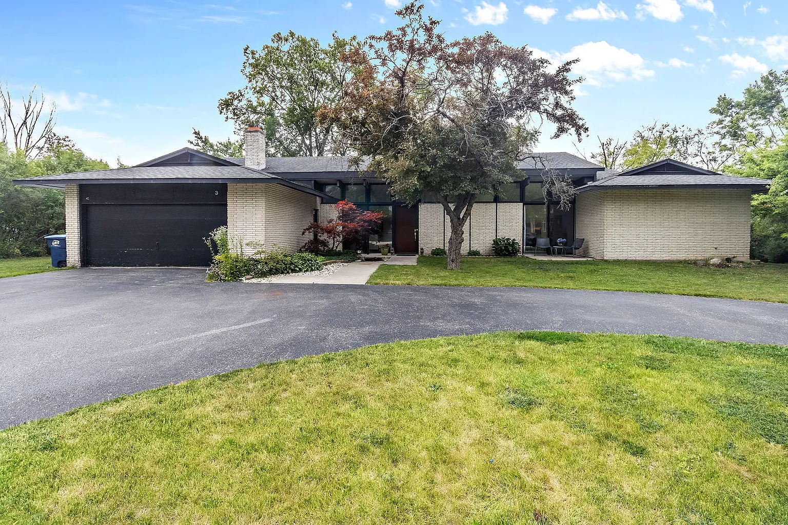 3 Cornell Dr photo 1