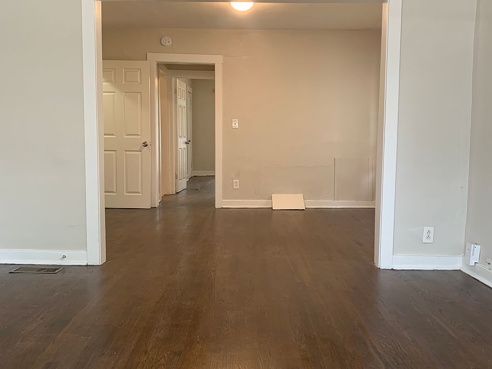 1st image of 1111 W 40th St APT 1W