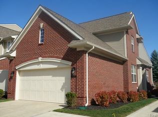 6597 Berry Creek Ln #1, West Bloomfield, MI 48322