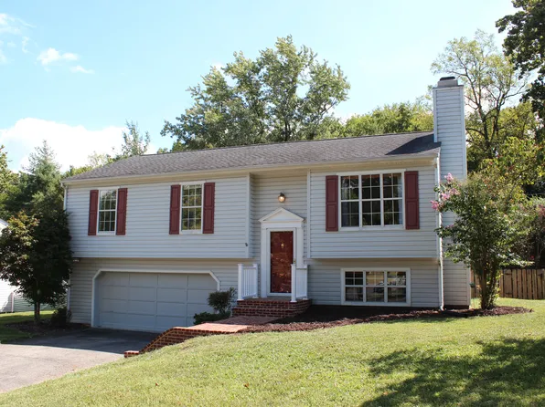 3796 Buckingham Dr, Roanoke, VA 24018