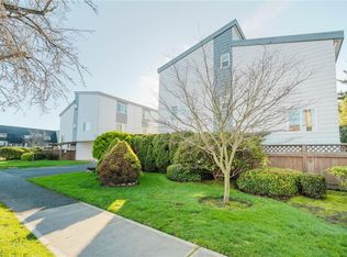 Cambella Villa, Victoria, BC V8V 1N1