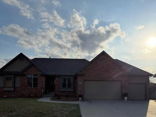 1601 E Fallbrook St, Valley Center, KS 67147