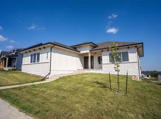 3963 Westgate Pkwy, Clive, IA 50325