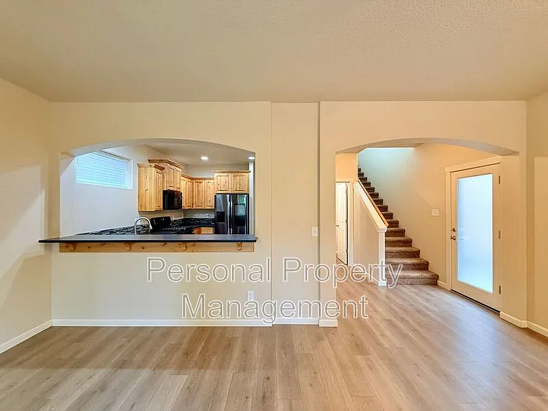 3 bed, 2.5 bath, 1627 sqft, $2,495 — Photo 3