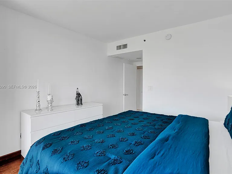 7000 Island Blvd #808 — Photo 7