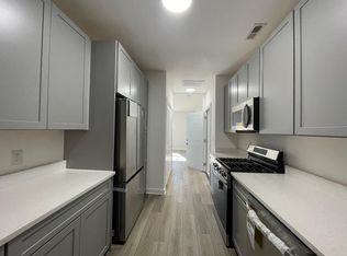 1500 V St SE APT 4, Washington, DC 20020