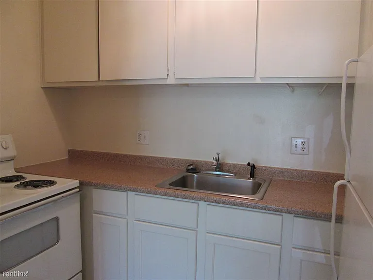 404 W Forest Ave — Photo 5