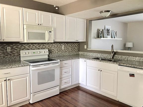 4th image of 6462 Glendale Ct