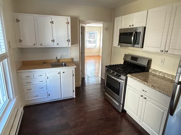 686 Bridge St APT 2, Lowell, MA 01850