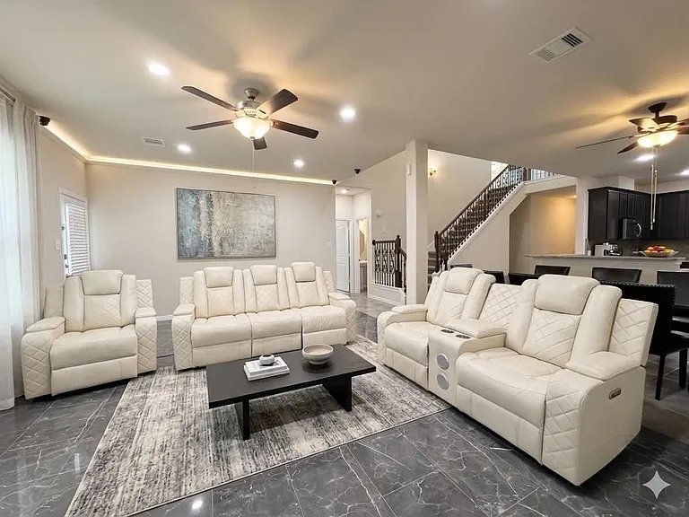1247 S Maple Dr — Photo 6