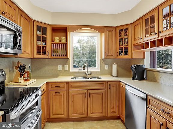 3rd image of 6013 Kestner Cir
