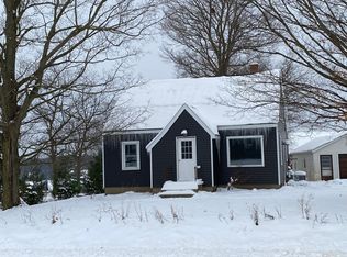 10379 Lovers Ln NW, Grand Rapids, MI 49534