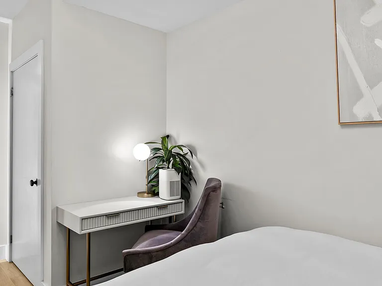1090 Carroll St #1R — Photo 13