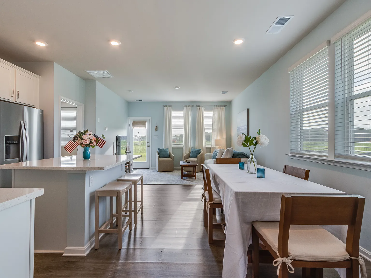 3 bed, 1920 sqft, $2,200 — Photo 4