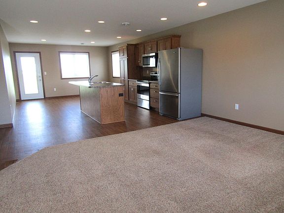 3rd image of 216 Mooney Cir