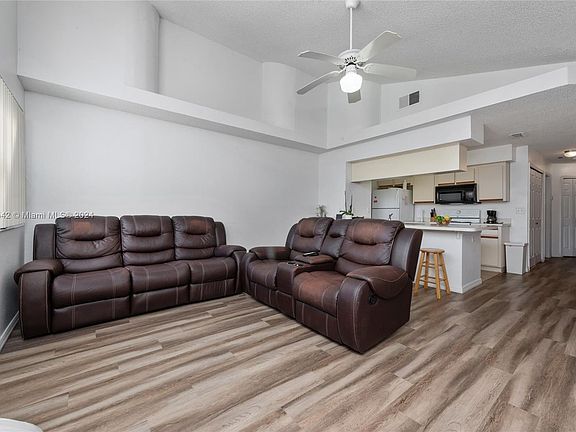 3rd image of 5014 Laguna Bay Cir APT 108