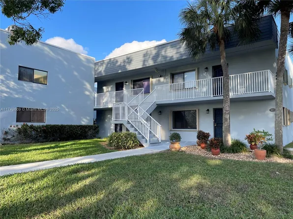 9925 NW 68th Pl APT 208, Tamarac, FL 33321