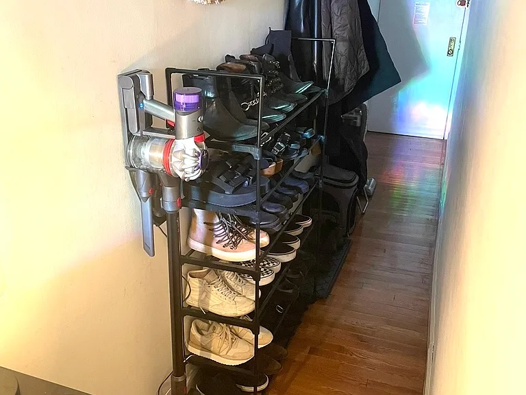 207 E 5th St #17 — Photo 8