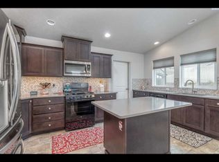 5906 Ramus Ln, Pasco, WA 99301