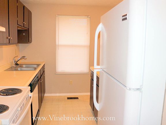 4th image of 6064 Green Knolls Dr