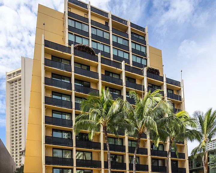 Kuhio Ave — Photo 24