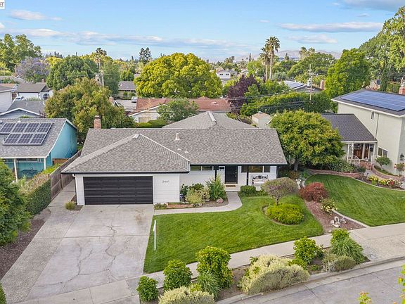 4th image of 2481 Whitethorne Dr