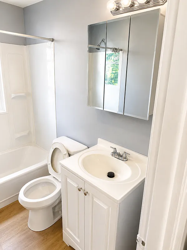 1 bed, 1.0 bath, $1,100 — Photo 4