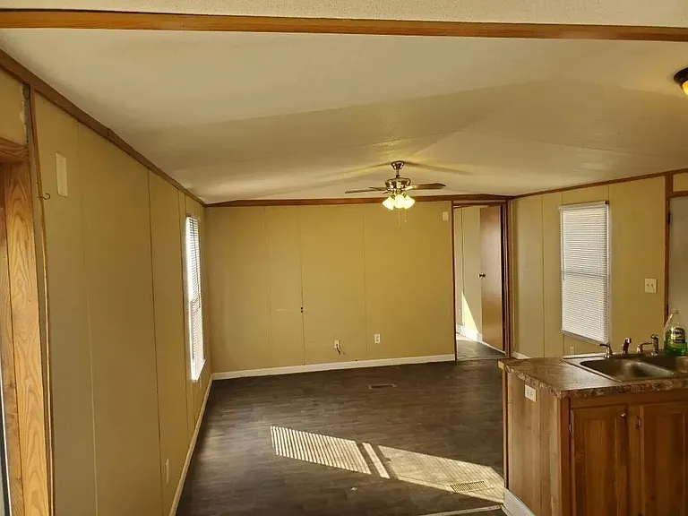1001 W Verdine St — Photo 3