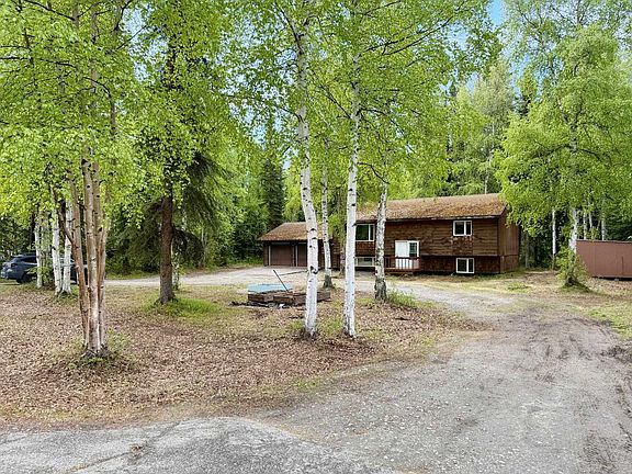 2nd image of 520 S Evolyn Dr