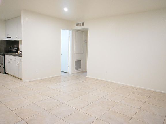 5th image of 2516 N 48th Pl #3