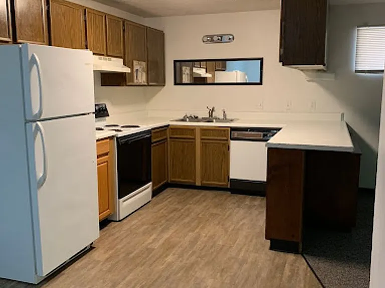 1626 University Ave — Photo 17