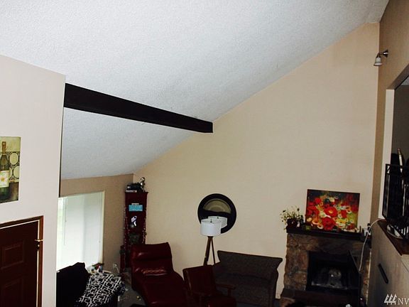 4th image of 6239 Alder Glen Dr SE
