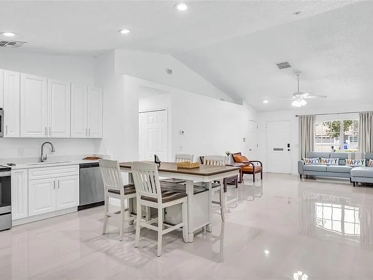 4211 Floating Orchid Ct — Photo 11