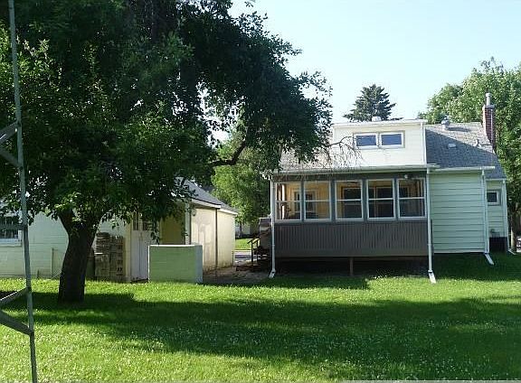 5th image of 327 7th Ave NW