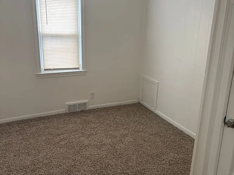 25745 Princeton St — Photo 5