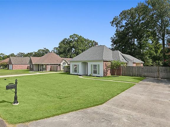 2nd image of 8106 Versailles Dr