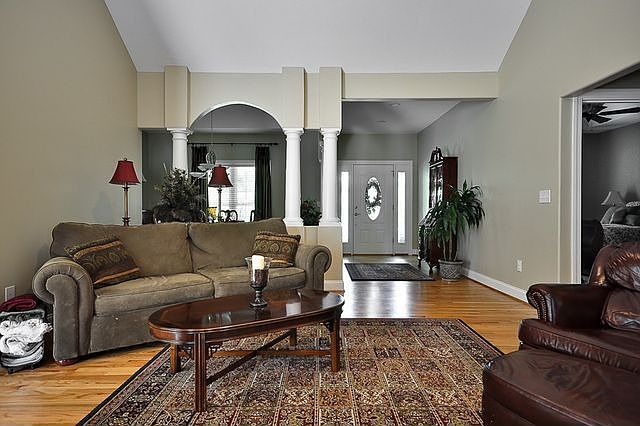 2nd image of 100 Westchester Cir