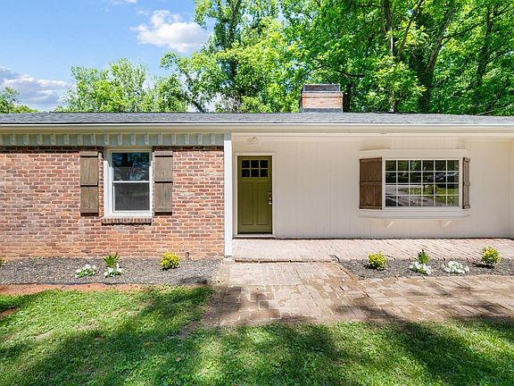 3rd image of 1432 Nelson Dr